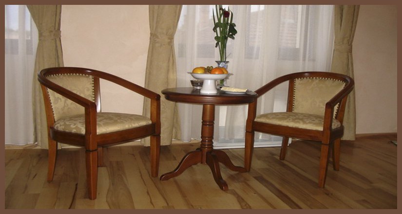 деревянная мебель для отелей,  журнальный стол круглый, стулья